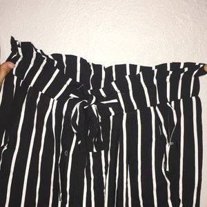 Bow tie waste stripped pants